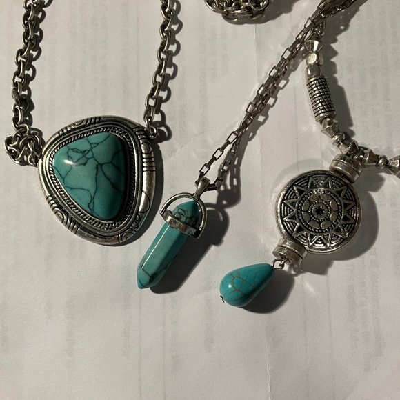 Turquoise and Silver Triple Chain Pendant - Picture 5 of 10